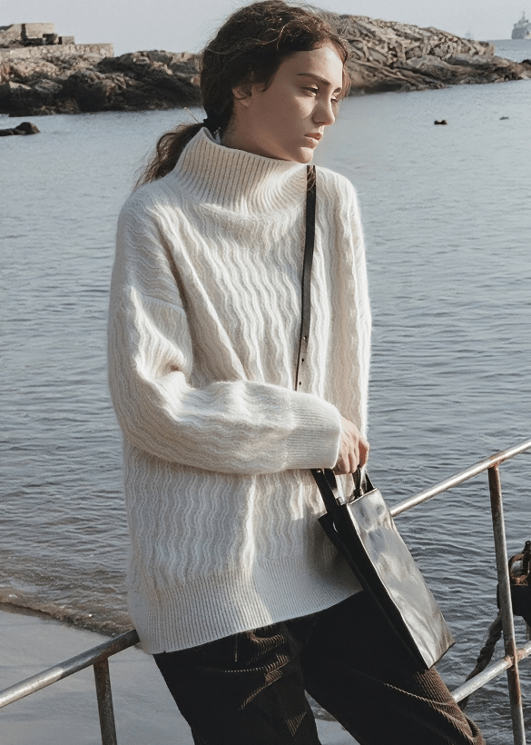 CHUNKY CABLE KNIT TURTLENECK SWEATER - Vera Lumina