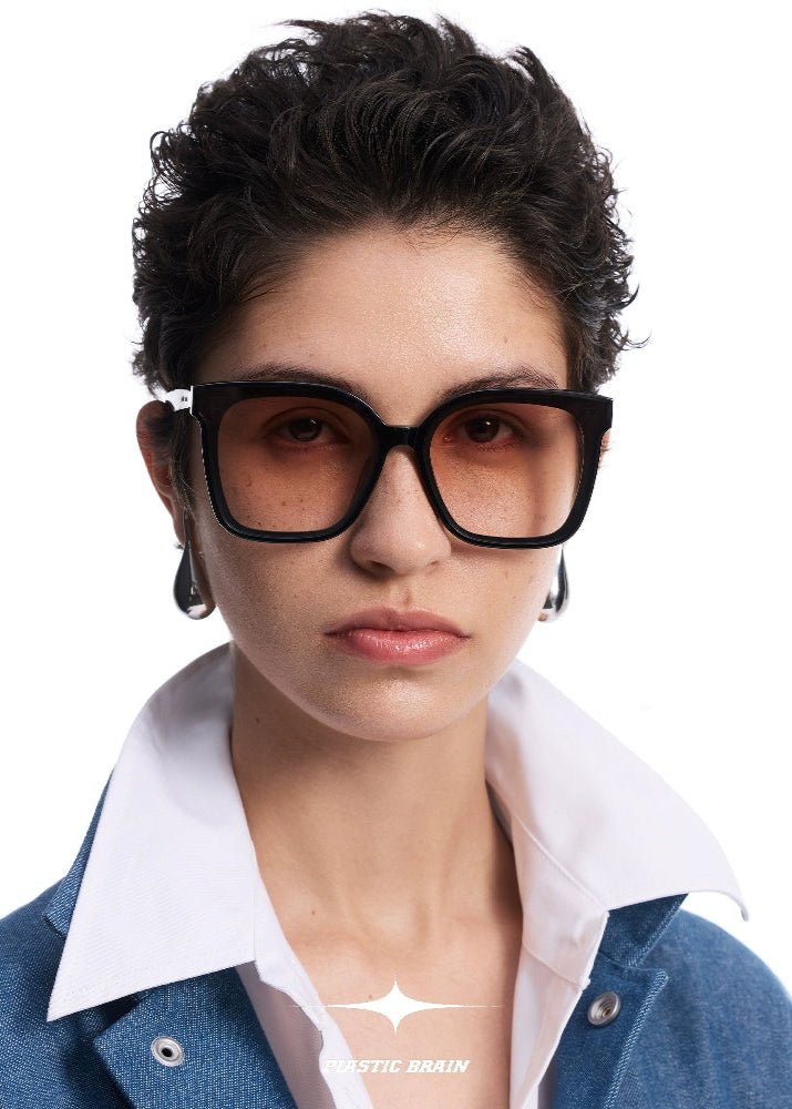 Classic black frame sunglasses - Vera Lumina