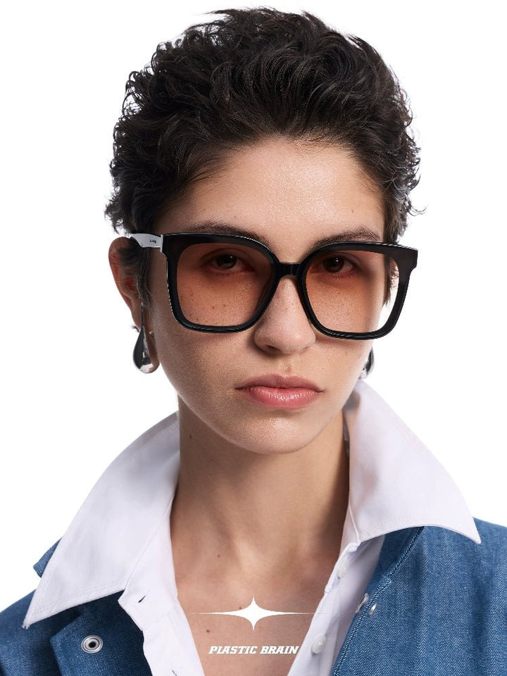 Classic black frame sunglasses - Vera Lumina