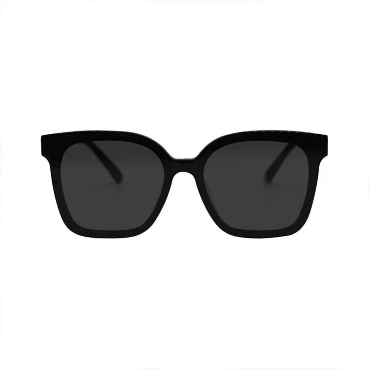 Classic black frame sunglasses - Vera Lumina