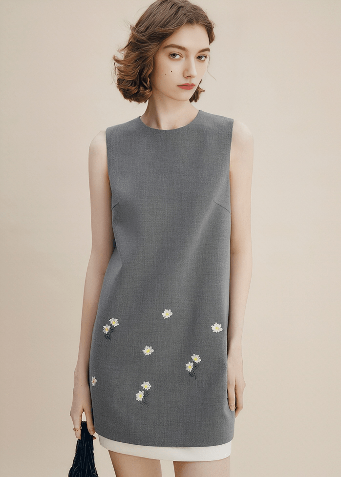 DAISY EMBROIDERED SHIFT DRESS - Vera Lumina