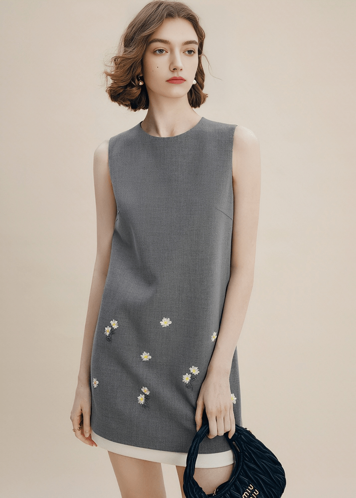 DAISY EMBROIDERED SHIFT DRESS - Vera Lumina