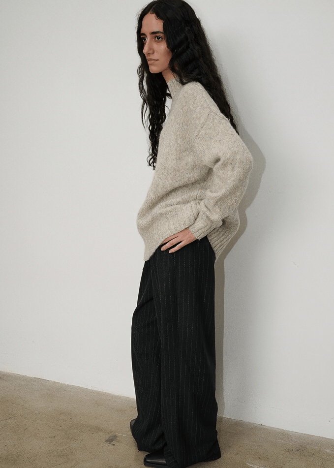 DEEP V - NECK BOUCLE KNIT SWEATER - Vera Lumina