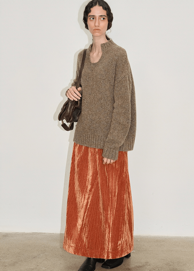DEEP V - NECK BOUCLE KNIT SWEATER - Vera Lumina