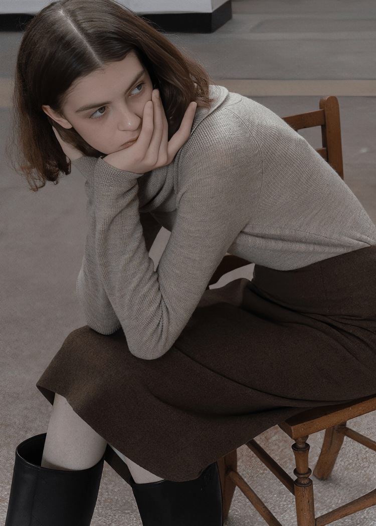 DRAPED COWL NECK PULLOVER - Vera Lumina