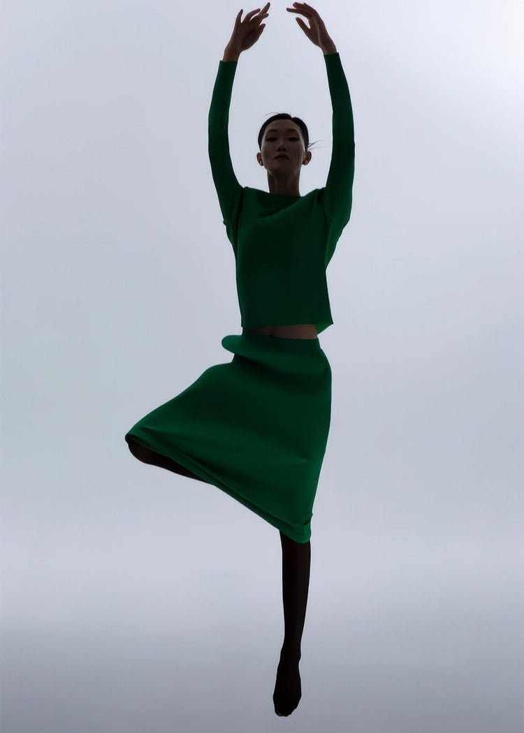 flowing crew neck long sleeve tops - Vera Lumina