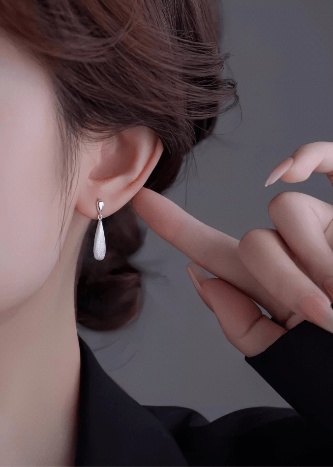 FROSTED RAINDROP STREAM PIERCED EARRINGS - Vera Lumina