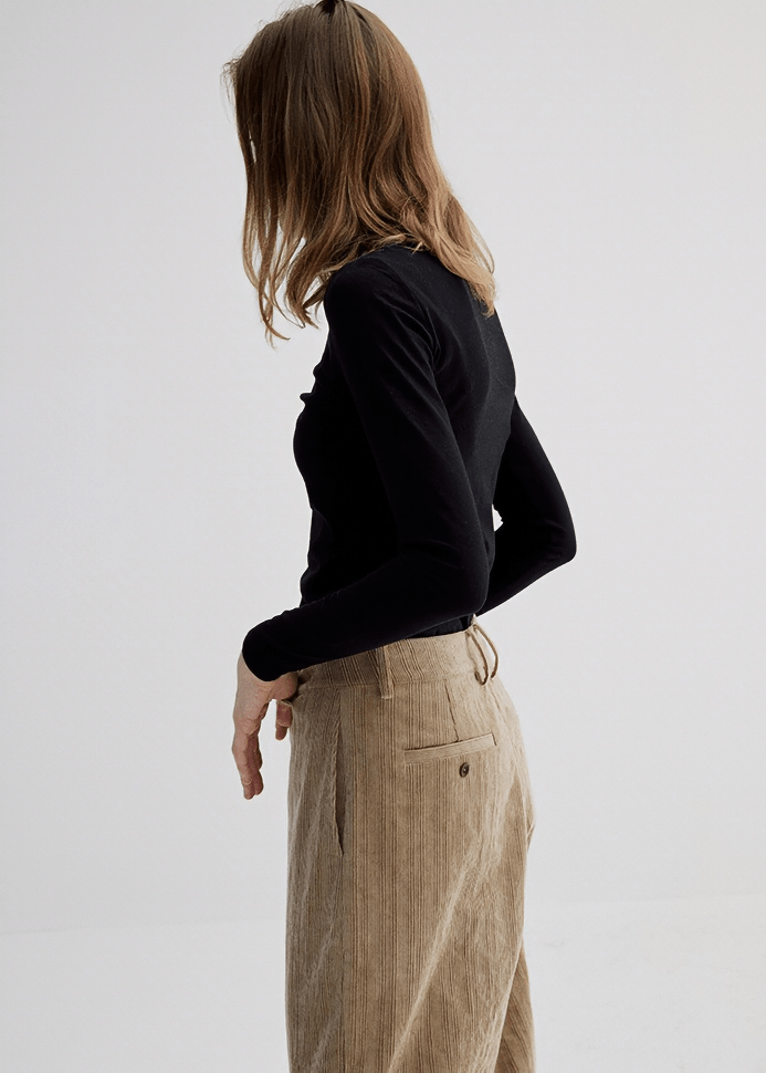 FUNNEL NECK LONG SLEEVE TEE - Vera Lumina