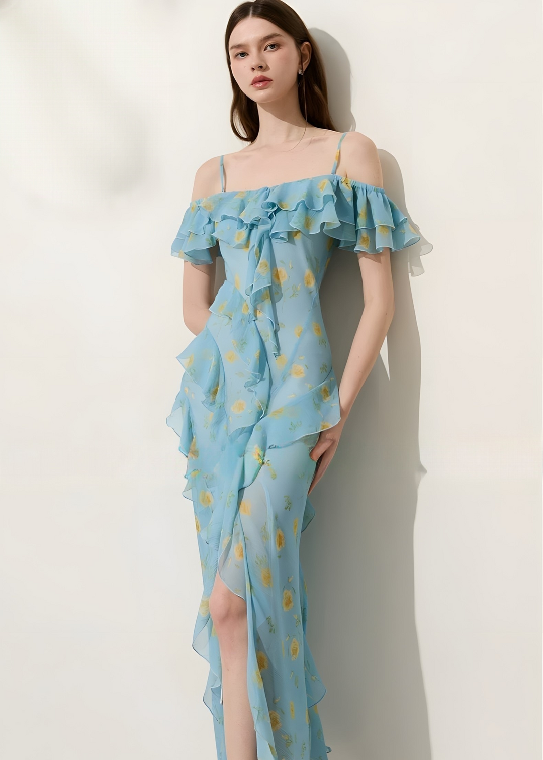 Bedrucktes, schulterfreies Maxikleid mit Rüschen