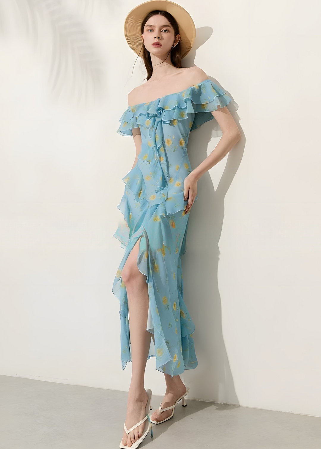 Bedrucktes, schulterfreies Maxikleid mit Rüschen
