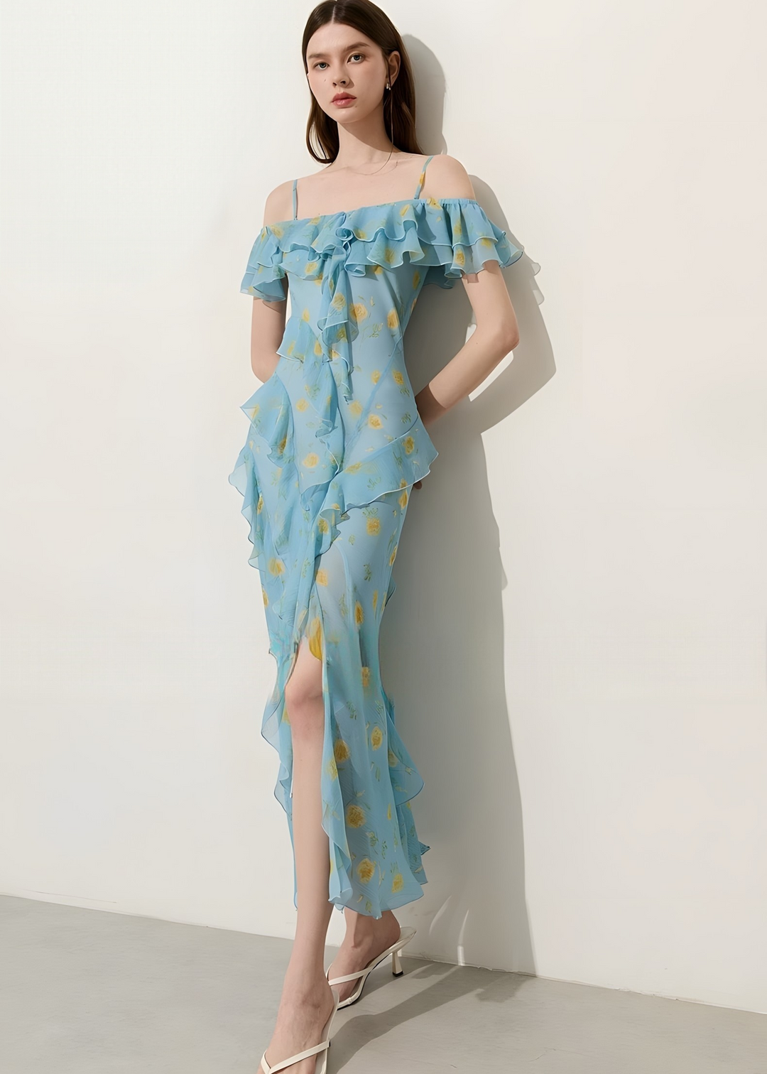 Bedrucktes, schulterfreies Maxikleid mit Rüschen