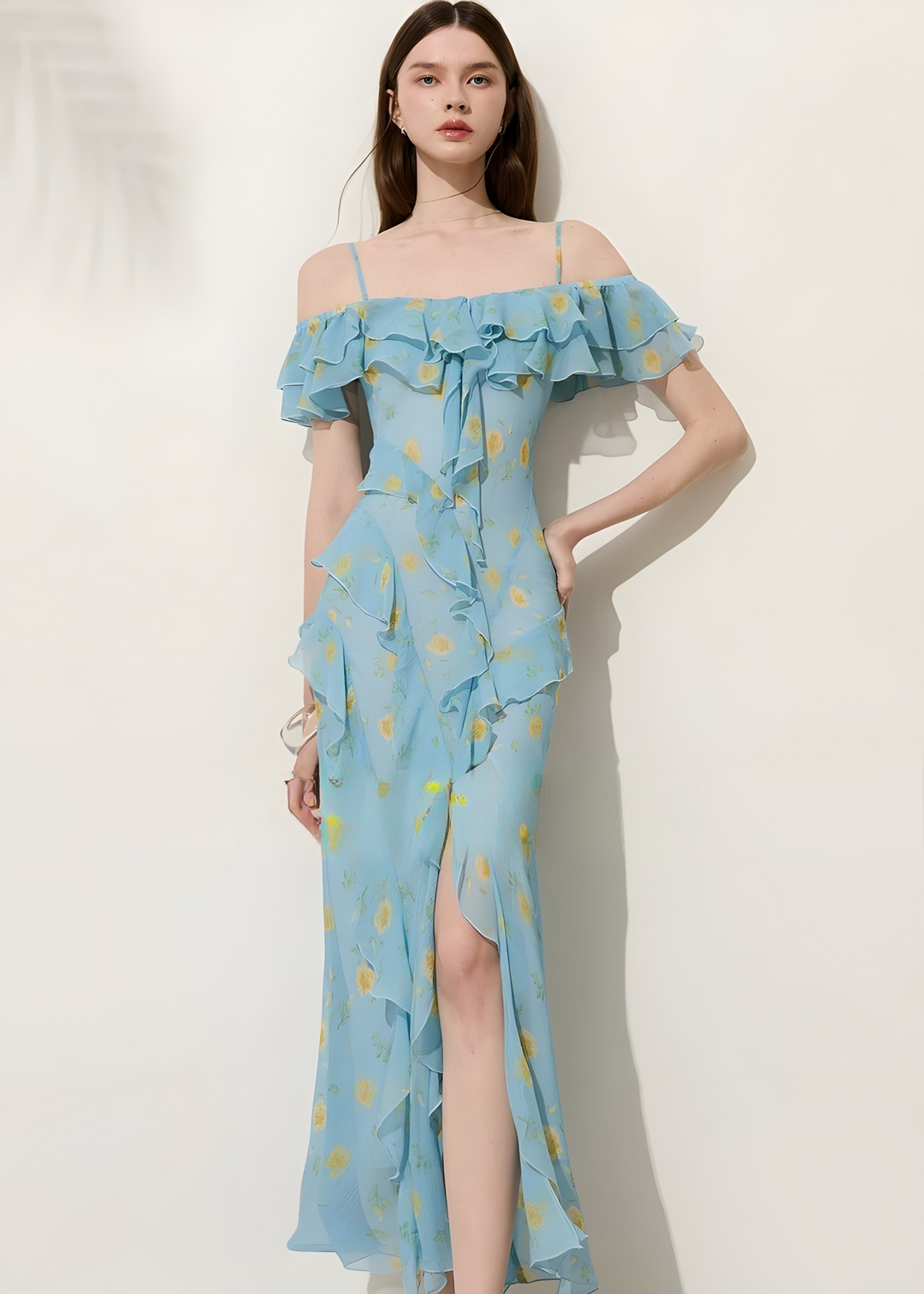 Bedrucktes, schulterfreies Maxikleid mit Rüschen