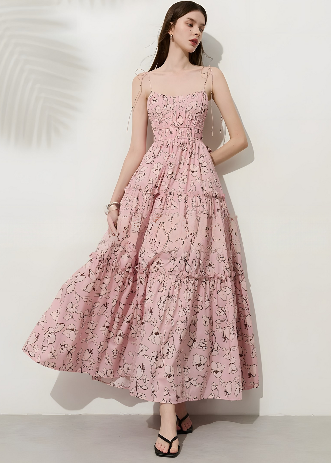 Breites Maxikleid mit Blumenfalten