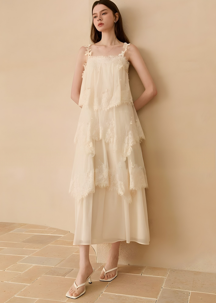 Gestuftes Patchwork-Kleid aus Spitze
