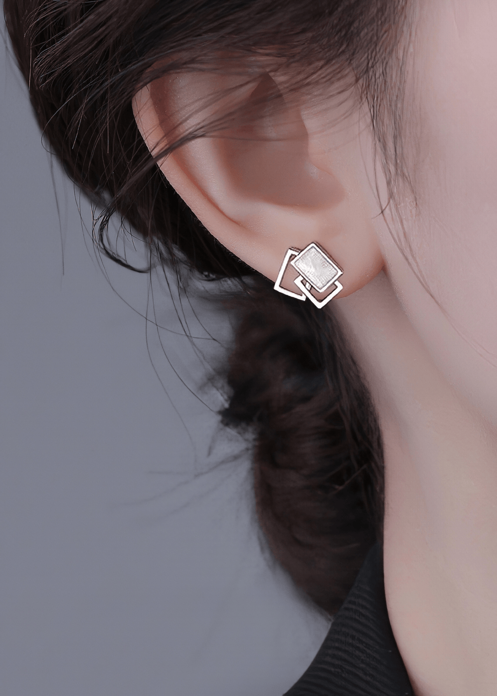INTERLOCKING CUBE PIERCED EARRINGS - Vera Lumina