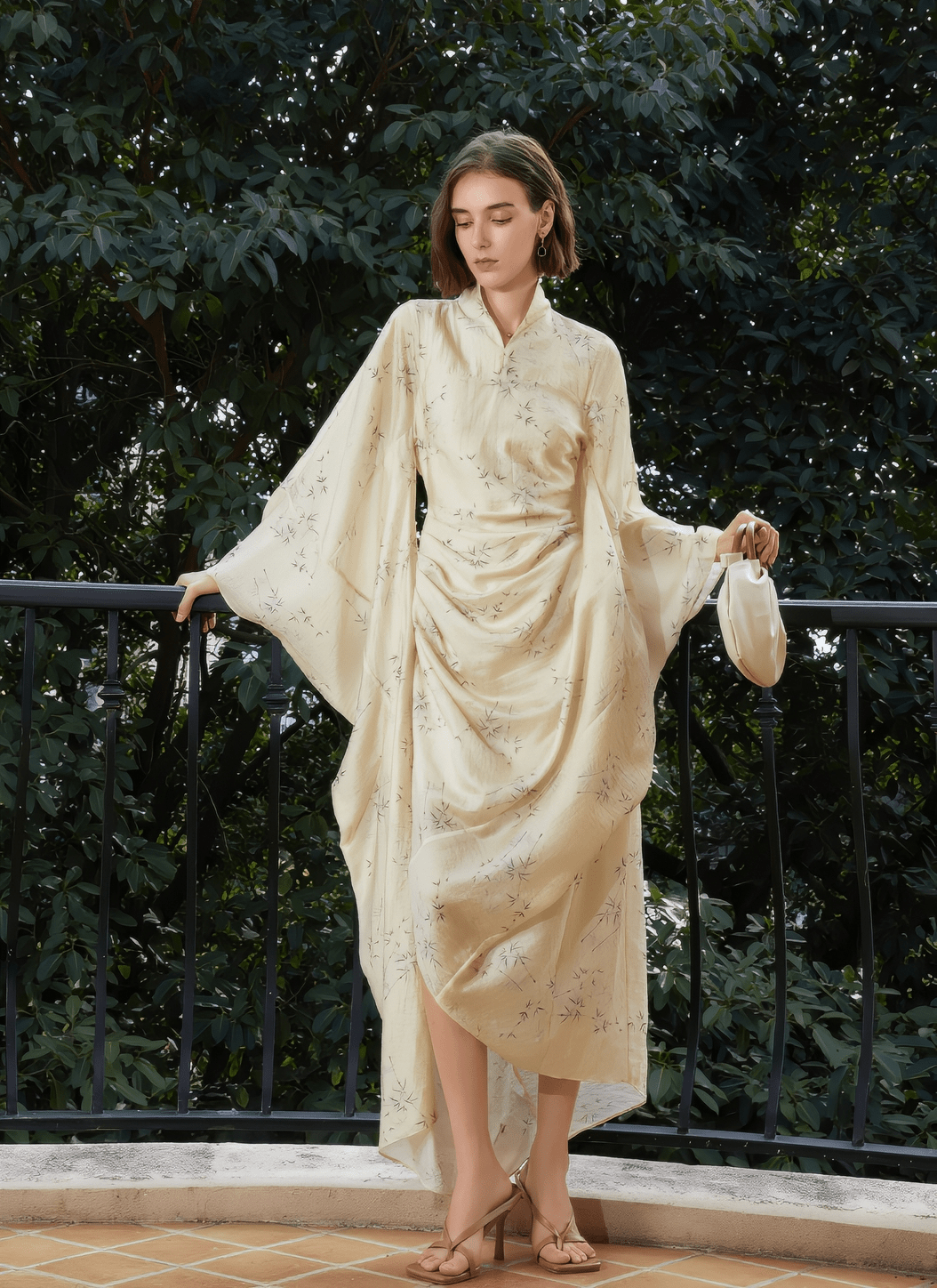 long - sleeved silhouette dress - Vera Lumina
