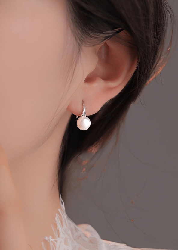 MINIMALIST MOONLIGHT PIERCED EARRINGS - Vera Lumina