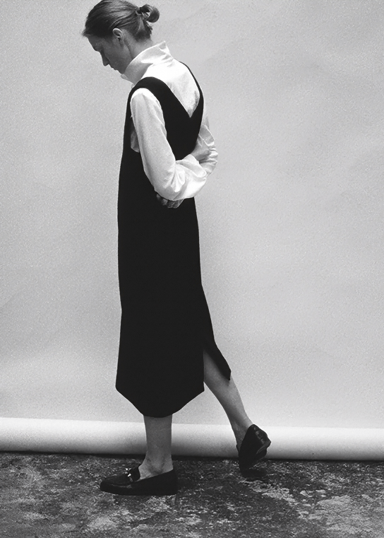 MINIMALIST PINAFORE DRESS - Vera Lumina