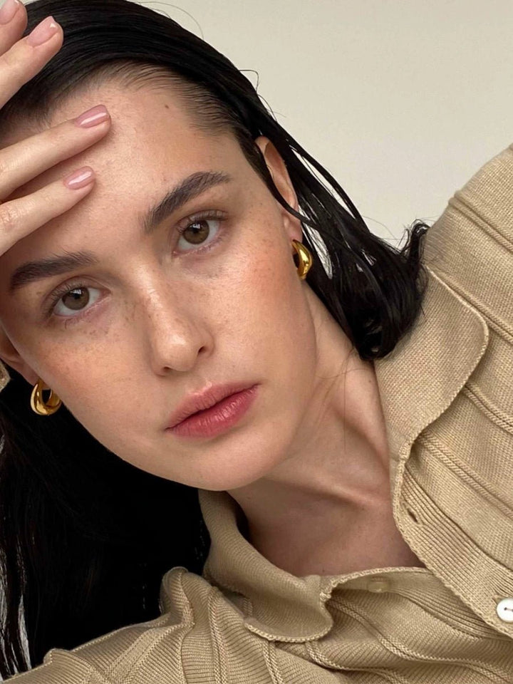 Minimalist shiny earring - Vera Lumina