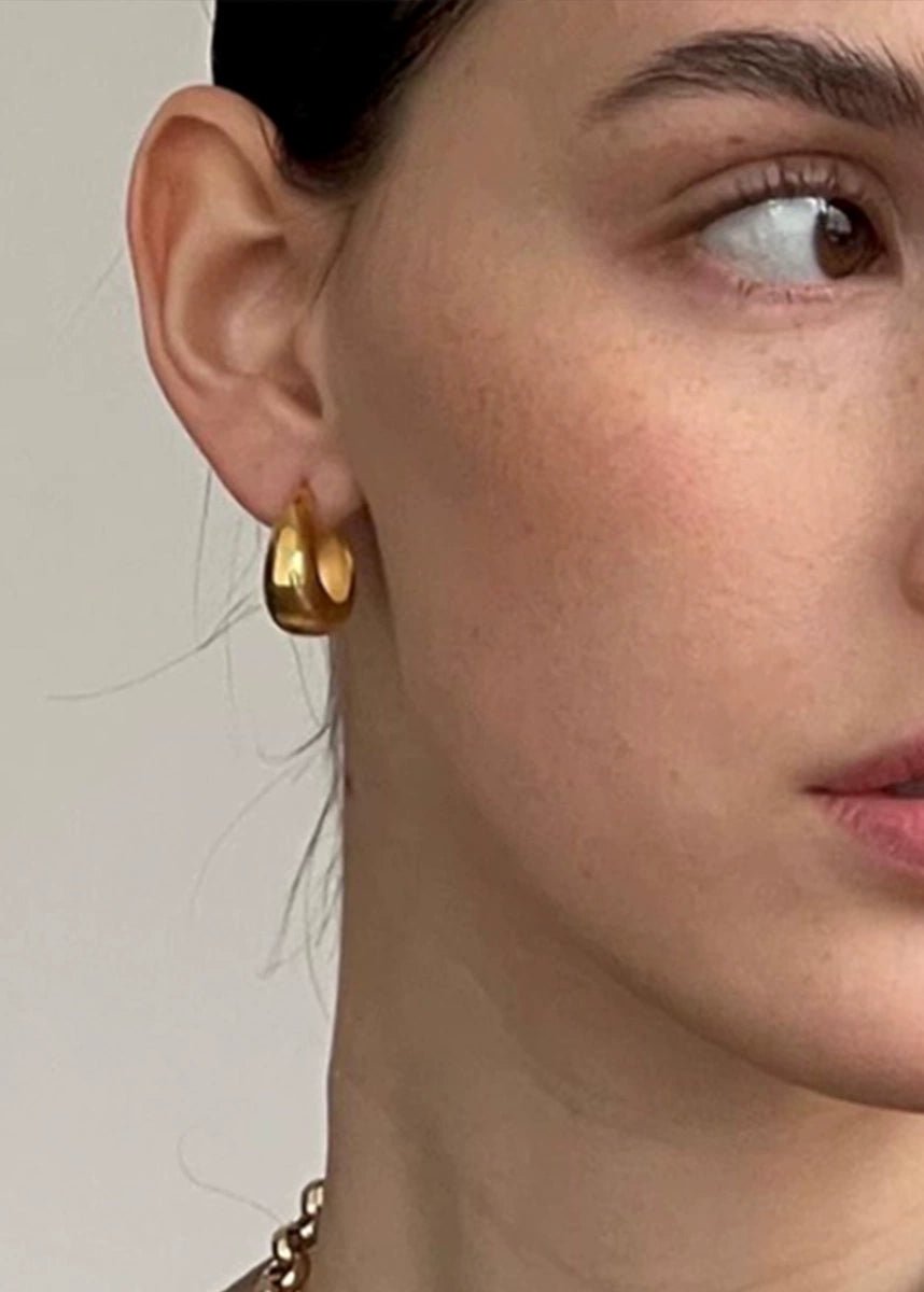 Minimalist shiny earring - Vera Lumina