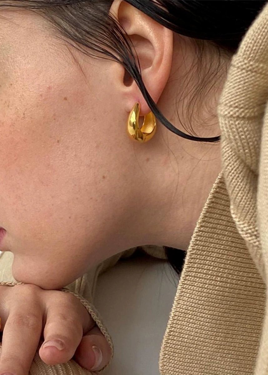 Minimalist shiny earring - Vera Lumina