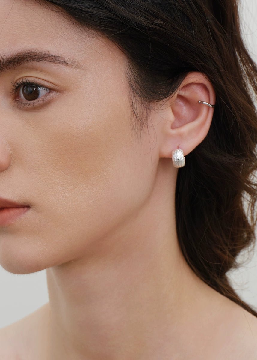 Niche studs earring - Vera Lumina