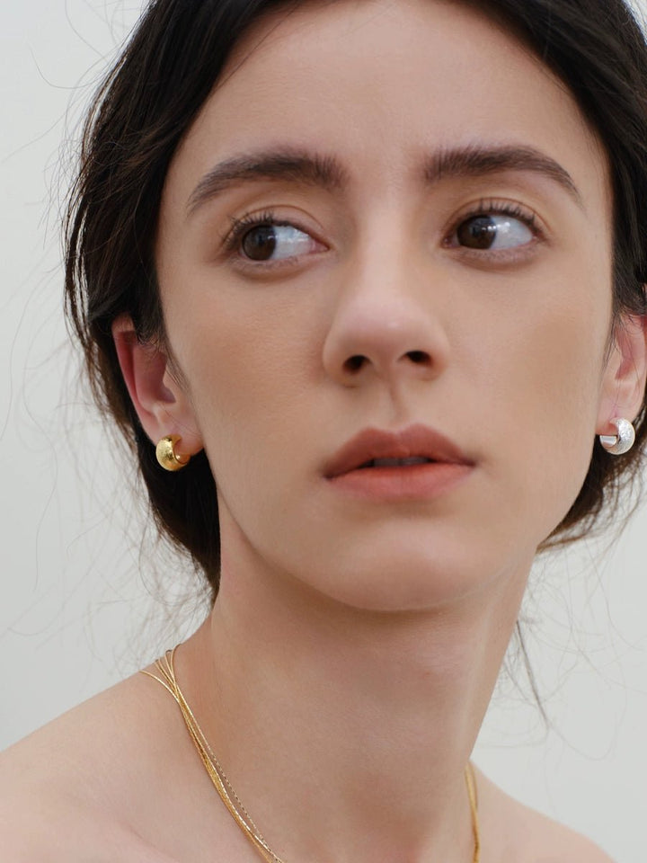 Niche studs earring - Vera Lumina