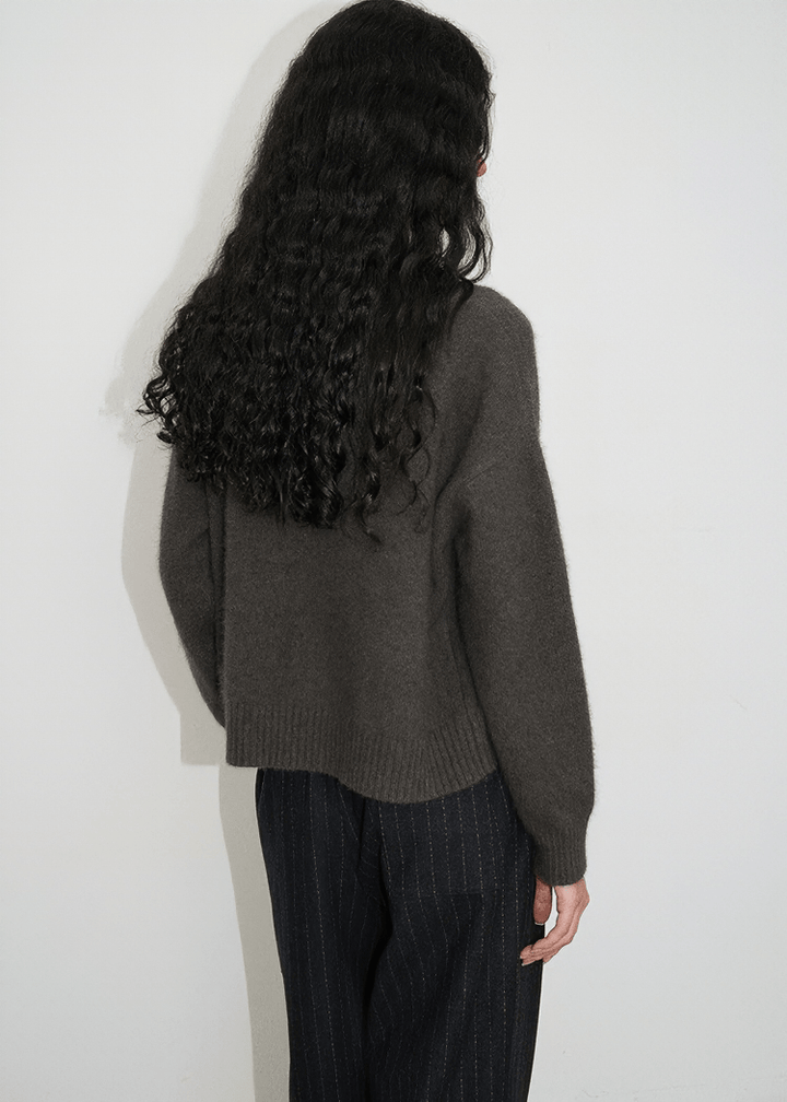 OVERSIZED RIBBED KNIT PULLOVER - Vera Lumina