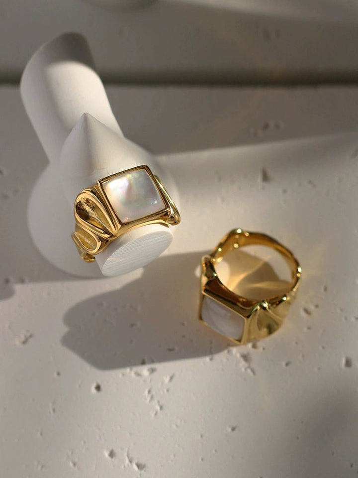 Personality retro ring - Vera Lumina
