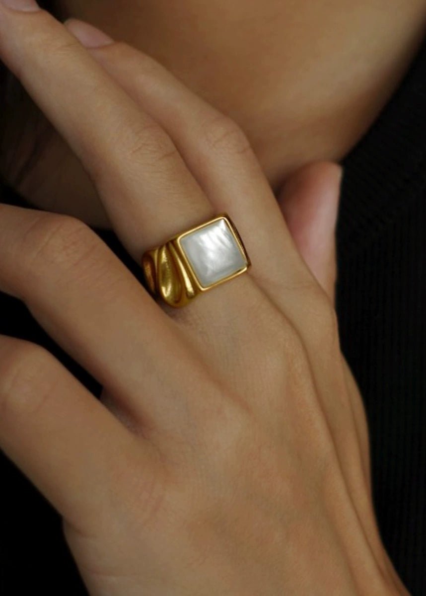 Personality retro ring - Vera Lumina
