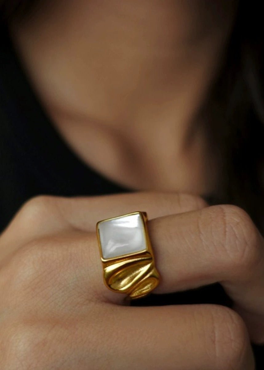 Personality retro ring - Vera Lumina