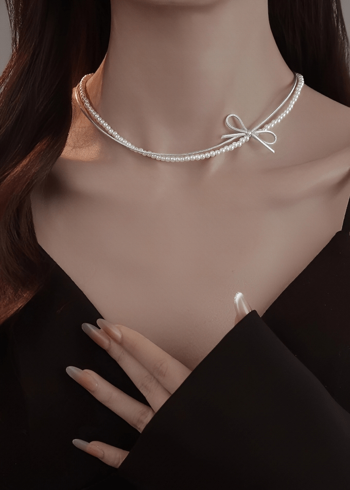 PETITE BOW SILK THREAD NECKLACE - Vera Lumina