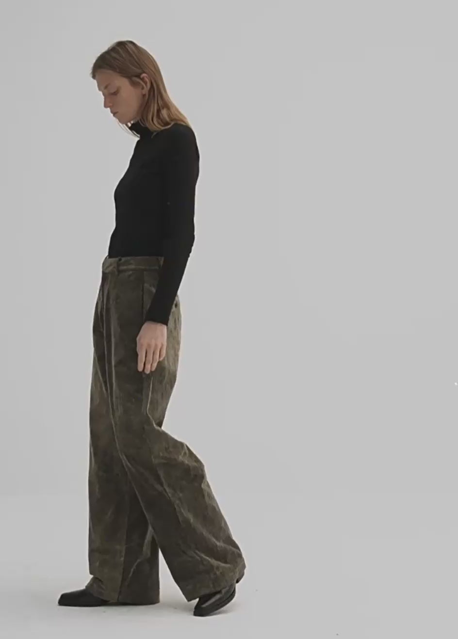 HIGH WAIST PLEATED WIDE LEG TROUSERS