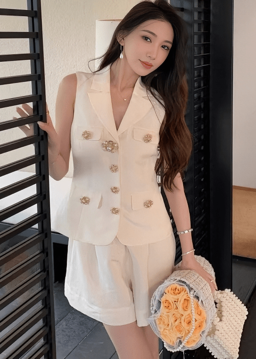 ビジューボタンノースリーブジャケット＆ショートパンツ - Vera Lumina
