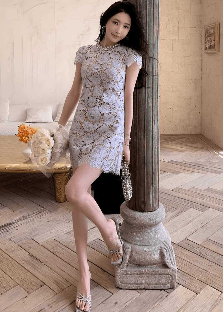 ビジューネックフローラルレースミニドレス - Vera Lumina