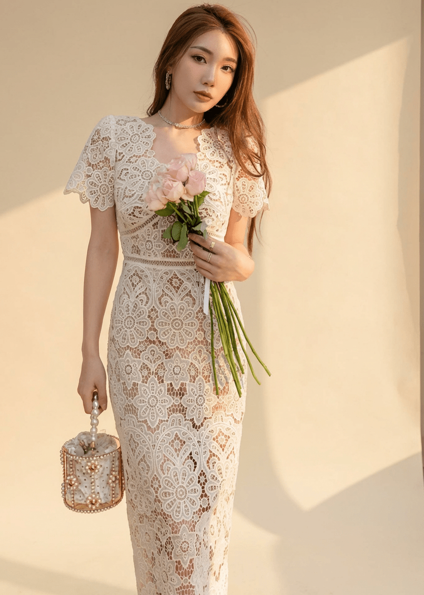 フローラルアイレットレースマキシドレス - Vera Lumina