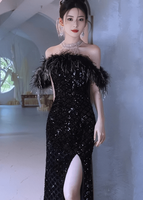 フェザーオフショルダーキラキラロングドレス - Vera Lumina