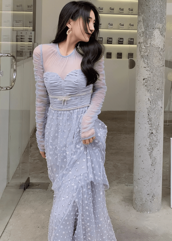 シャーリングシアーパフスリーブチュールドレス - Vera Lumina