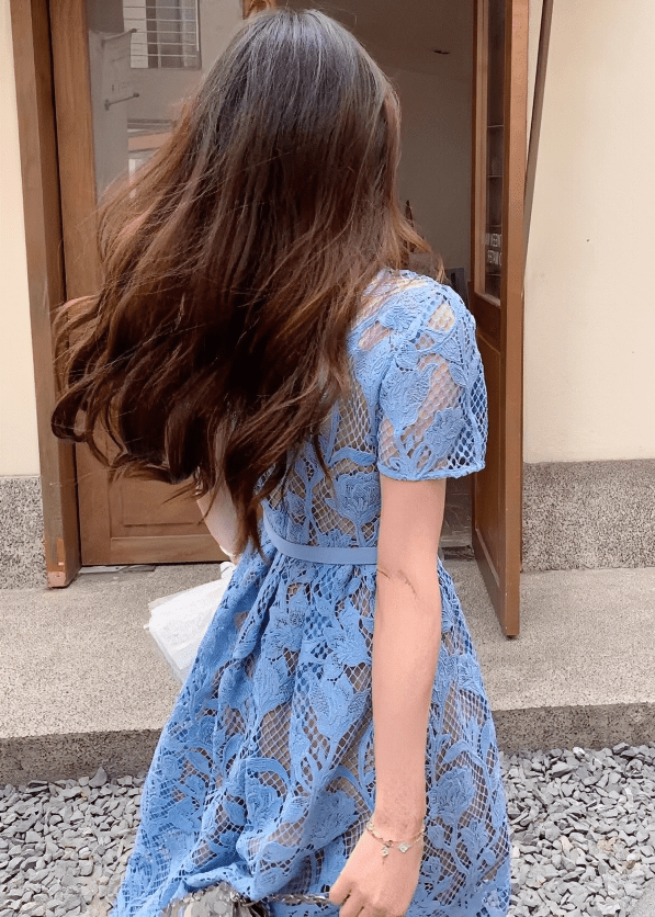 フラワーカットワークベルテッドドレス - Vera Lumina