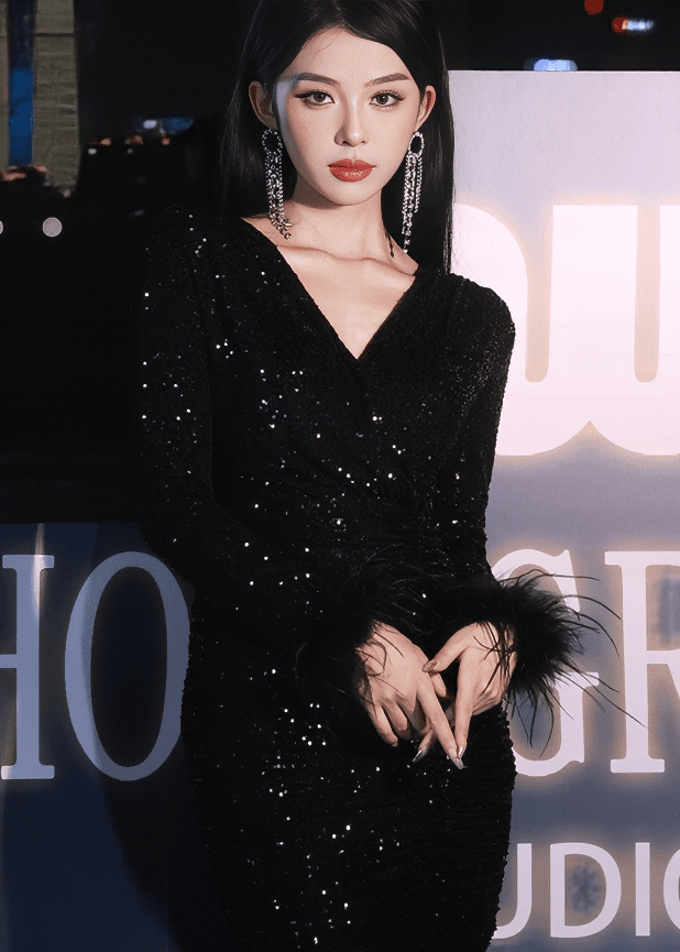 フェザーカフスビジューミニワンピース - Vera Lumina