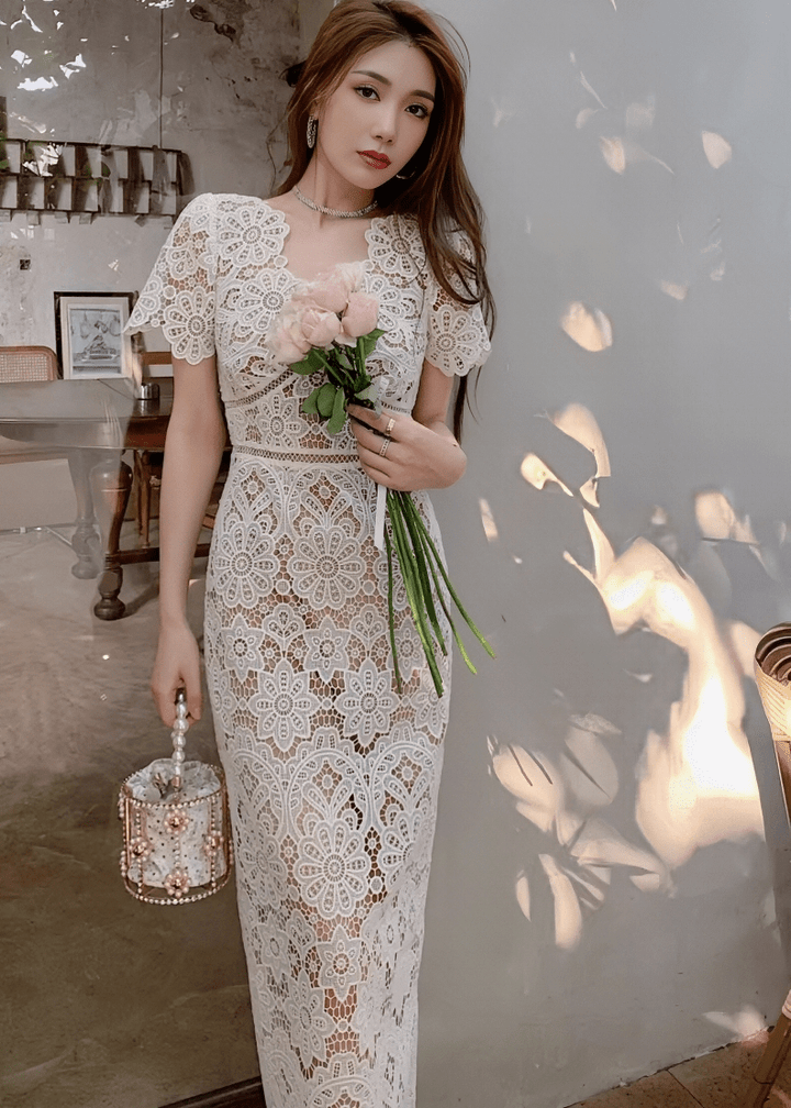 フローラルアイレットレースマキシドレス - Vera Lumina