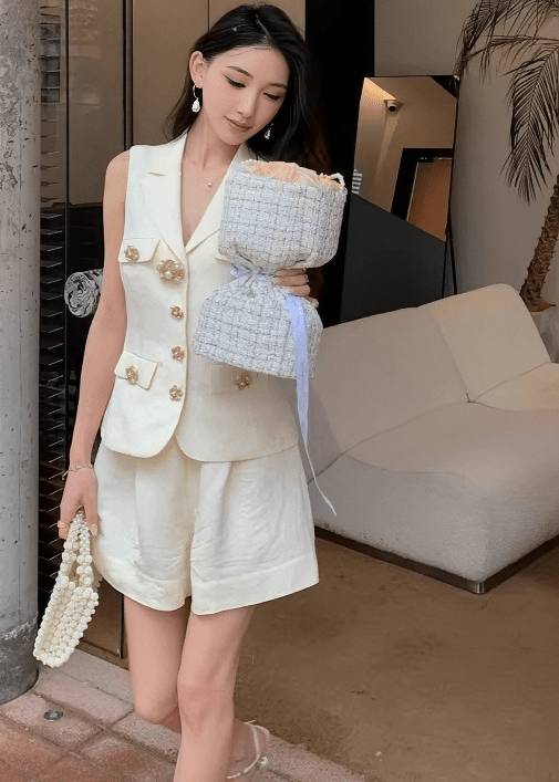 ビジューボタンノースリーブジャケット＆ショートパンツ - Vera Lumina