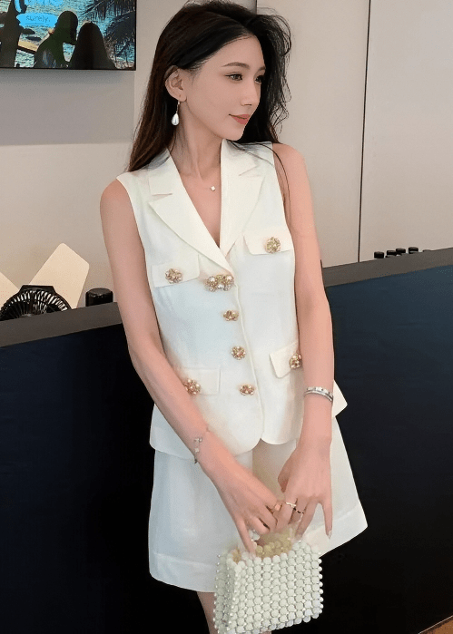 ビジューボタンノースリーブジャケット＆ショートパンツ - Vera Lumina