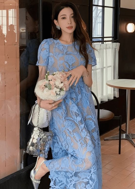 フラワーカットワークベルテッドドレス - Vera Lumina