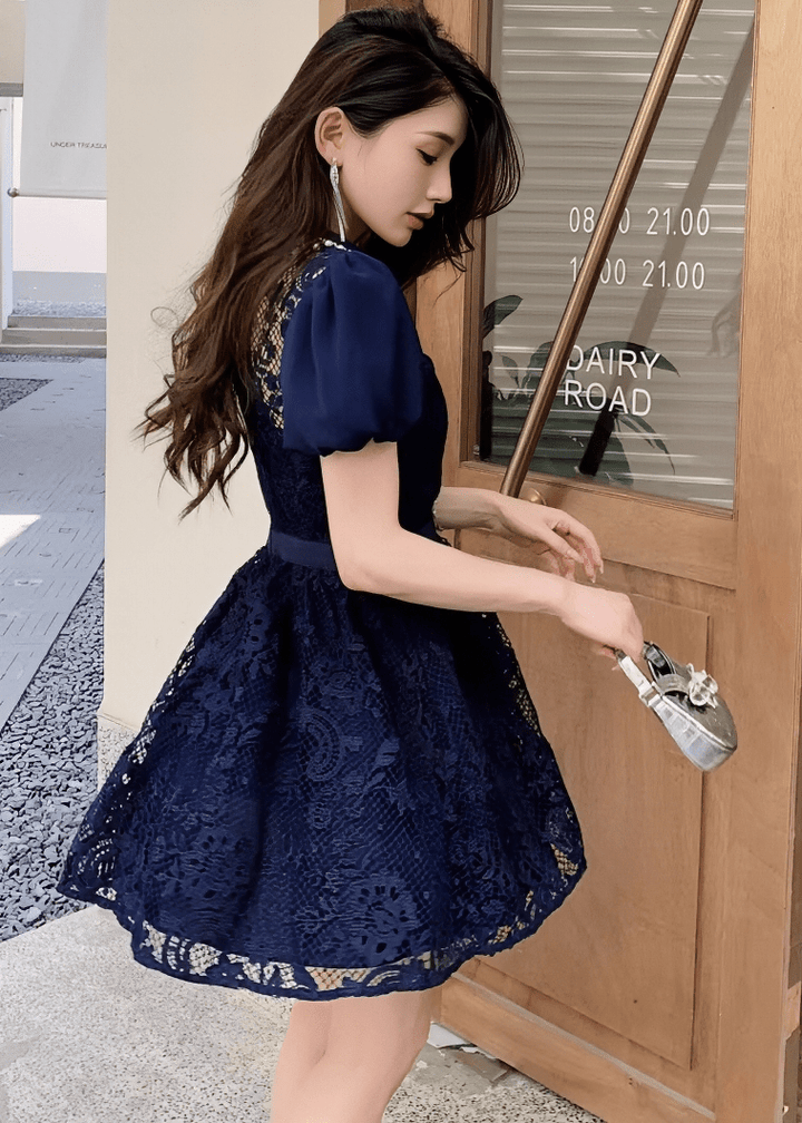 ビジューカラーシアーレースパフスリーブドレス - Vera Lumina