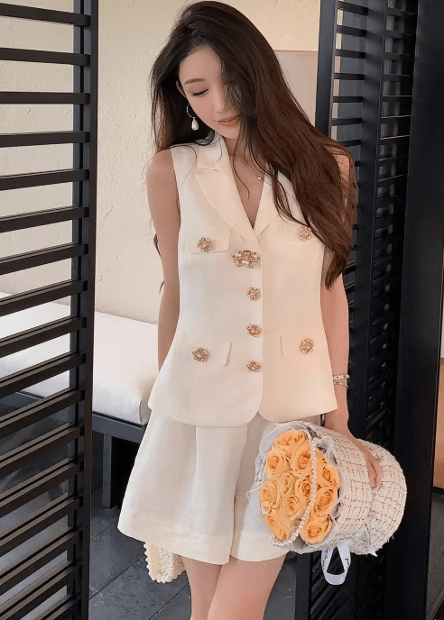 ビジューボタンノースリーブジャケット＆ショートパンツ - Vera Lumina