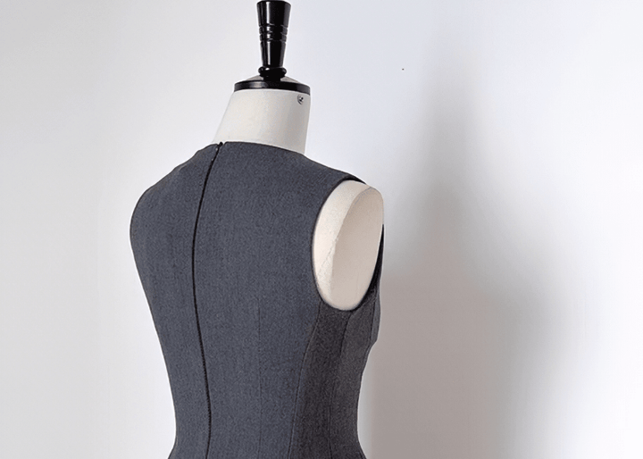 フィットフレアノースリーブドレス - Vera Lumina