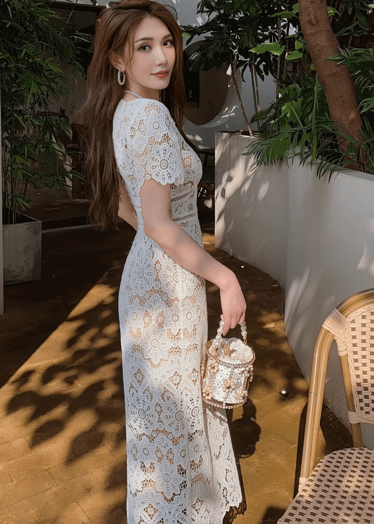 フローラルアイレットレースマキシドレス - Vera Lumina