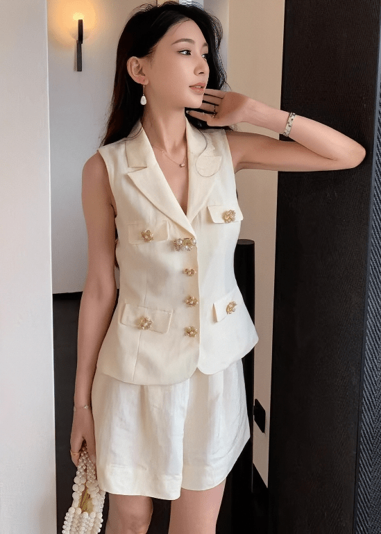 ビジューボタンノースリーブジャケット＆ショートパンツ - Vera Lumina