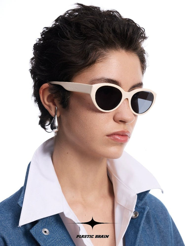 Retro Cat Eye Frame Sunglasses - Vera Lumina